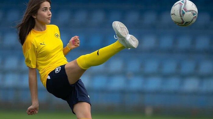 ДІВЧИНА ДНЯ. Ефектна модель, що замінила Дашу Савіну в Металісті 1925