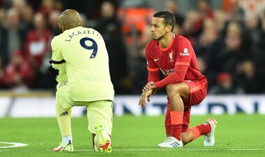 Гравці АПЛ більше не ставатимуть на коліно перед кожним матчем