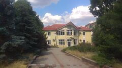 САНІН: «Російські загарбники викрутили навіть батареї в офісі Маріуполя»