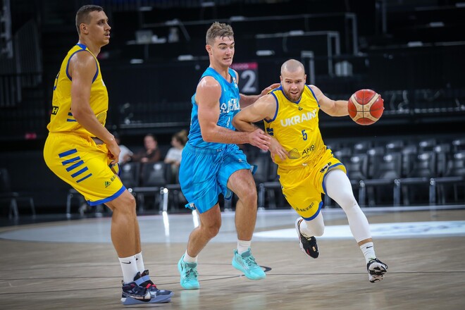 Збірна України з баскетболу вирушила до Фінляндії