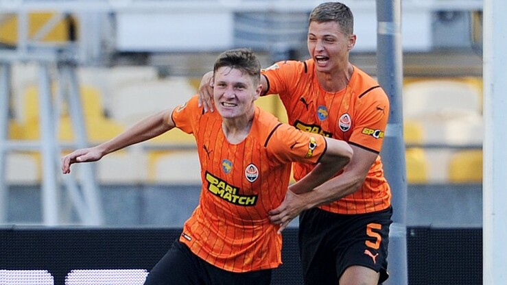 Кривбасс шахтер донецк. Кривбасс шахтер донецк. Кривбасс шахтер донецк. Бастия лорьян 21 января. Стадион шахтер донецк.