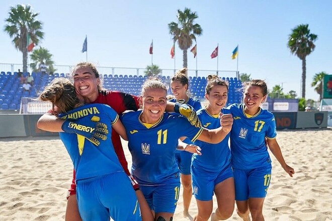 Жіноча збірна України з пляжного футболу вийшла до 1/2 фіналу Євроліги