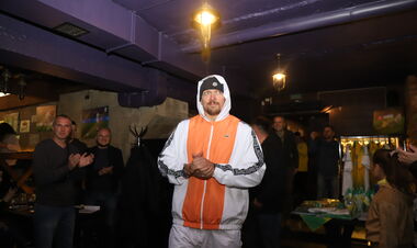 Гравці Полісся та Олександр Усик зустрілися з вболівальниками