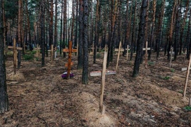 Може бути гірше за Бучу. В Ізюмі знайдені масові поховання