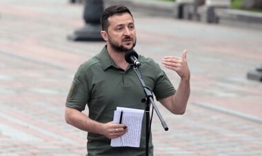 Зеленский провел телефонный разговор с президентом УЕФА