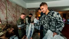 ВИДЕО. Игроки Динамо посетили раненых защитников Украины