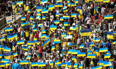 Україна знищила Вірменію, шедевр Мессі, відхід Федерера, Роналду розбив ніс