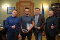 Впервые в истории украинец переплыл Северный пролив. И посвятил бойцам ВСУ