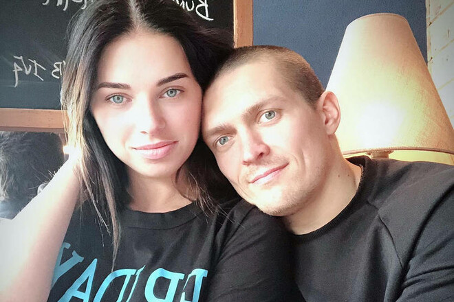 Жена Усика: «Крым, очнись. Я 7 месяцев достучаться не могу»