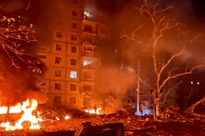 ВИДЕО. Ракетная атака орков. В Запорожье разрушены дома, погибло 17 человек