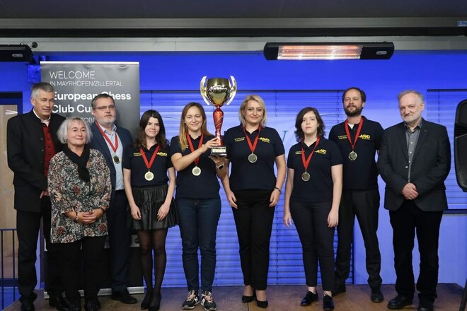 Ушенина и Осьмак завоевали европейский клубный кубок по шахматам