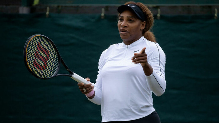 ФОТО. Шикарне декольте. Серена Вільямс порадувала своїх шанувальників