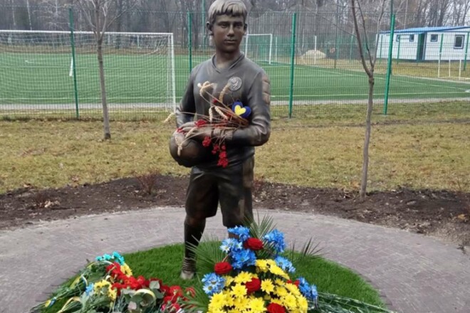 У Краматорську встановлено пам'ятник на честь воротаря, вбитого бойовиками