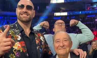 ВИДЕО. Усик влез в совместное фото Фьюри и Арума