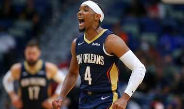 ВІДЕО. Екс-партнер Михайлюка виконав переможний кидок зі своєї половини