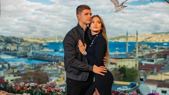 ФОТО. Гравець Шахтаря проводить медовий місяць із дружиною на Мальдівах