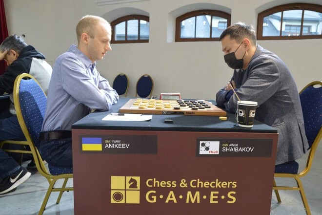 Українці Анікєєв та Іванов стали призерами ЧС-2021 з шашок-100