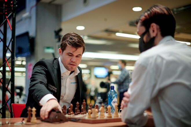 Магнус КАРЛСЕН: «Идиотские правила! FIDE полностью облажалась»