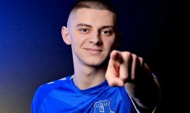 МИКОЛЕНКО: «Коли погодили трансфер в Евертон – я сів у машину і плакав»