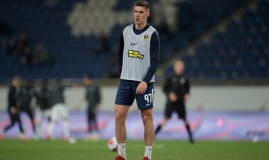 Шахтар має майже готову заміну для Степаненка. Але що вирішить Де Дзербі?