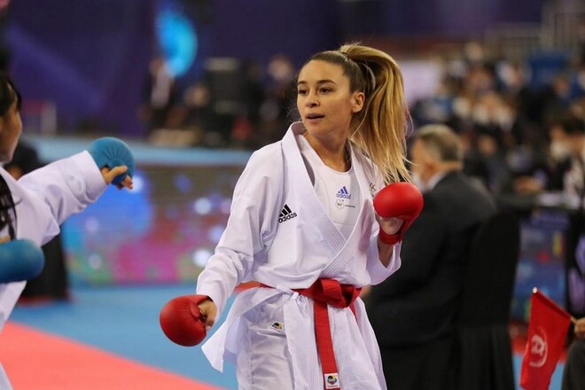 Украинская каратистка Терлюга завоевала золото на соревнованиях в Париже