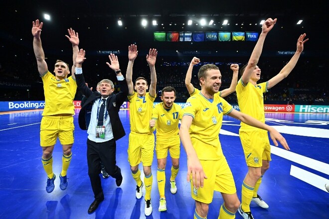 ВИДЕО. Как пели игроки сборной Украины после выхода в полуфинал Евро