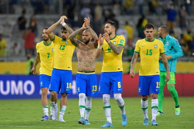 Отгрузили четыре мяча. Бразилия разгромила Парагвай и уверенно лидирует