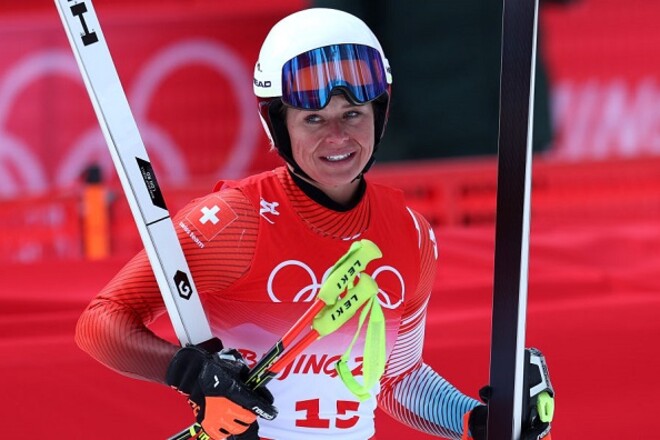 Горные лыжи. Коринн Сутер – олимпийская чемпионка в скоростном спуске