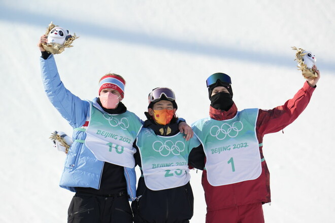 Сноубординг. 17-летний китаец выиграл золото в биг-эйре