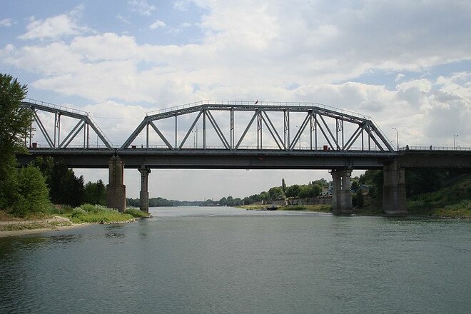 Взорван мост, который соединял Украину с Приднестровьем