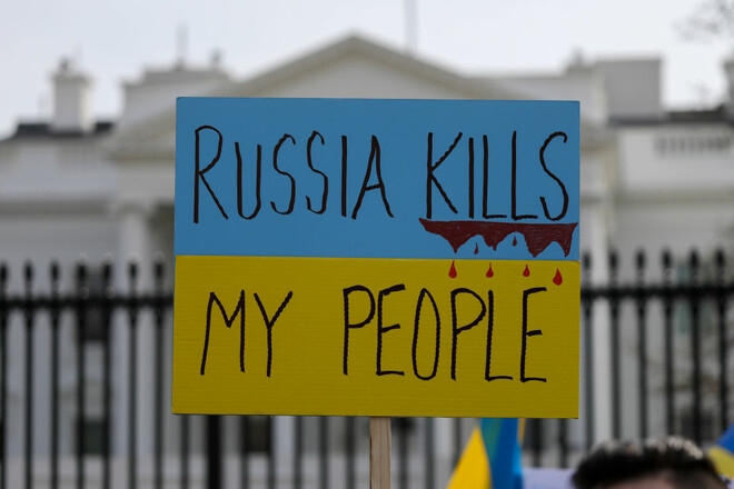ВИДЕО. Тысячи людей поют гимн Украины в оккупированных городах