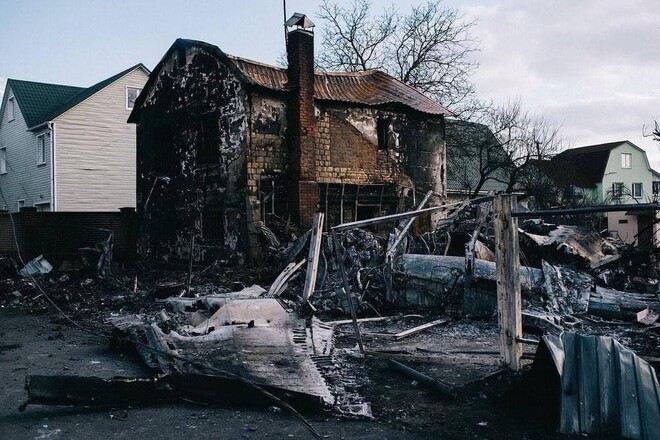 В Киеве сбили российский самолет Су-27, он упал на жилой дом на Осокорках