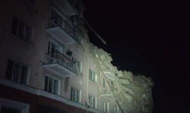 ФОТО. Рашисти розбомбили готель у центрі Чернігова