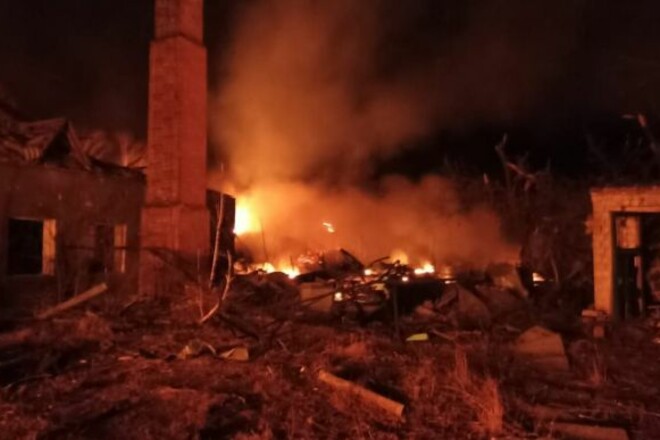 Під Житомиром орки знищили 7 будівель, в Рівному – пошкодили телевежу
