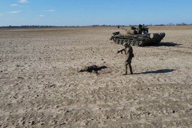 Російський солдат пригнав на українські позиції танк і здався