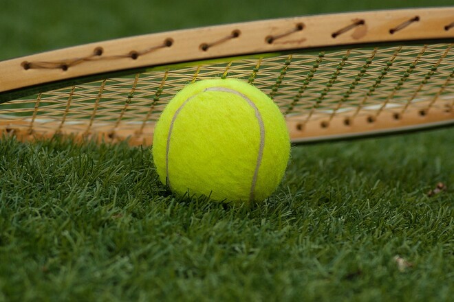 Почему так любят ставить на теннис: преимущество этого вида спорта и покры