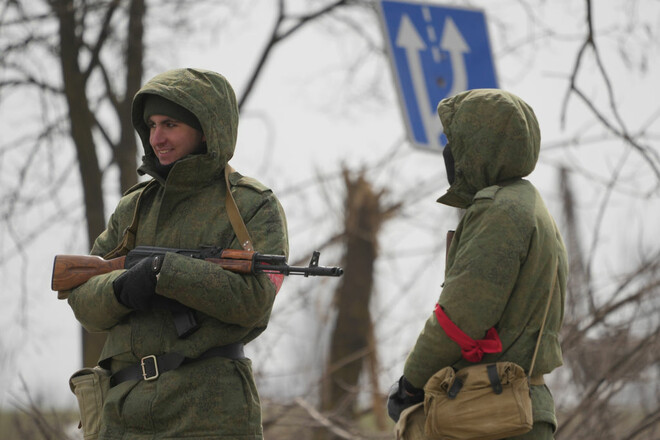 Російські солдати у білорусі обмінюють паливо на спиртні напої