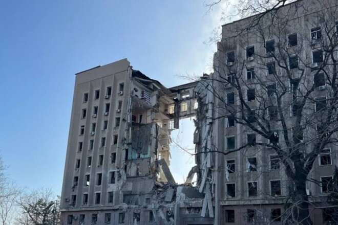ФОТО. Рашисты разрушили здание ОГА в Николаеве