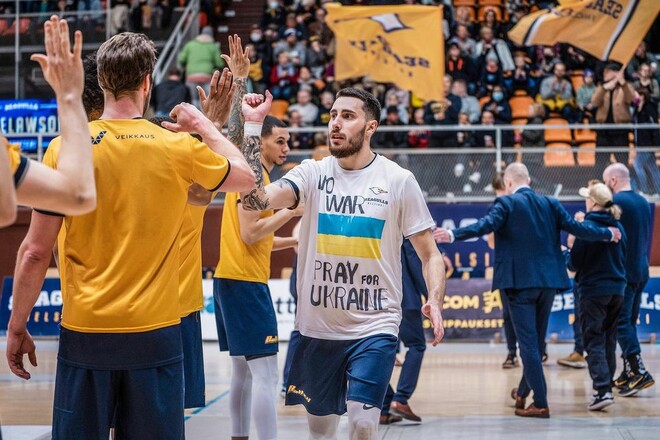 Игрок сборной Украины в Финляндии призвал остановить войну