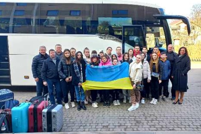 Свыше 300 юных украинских волейболистов уже находятся в безопасности