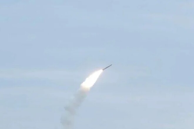 Дніпропетровщина зазнала ракетного обстрілу. Пошкоджено залізницю