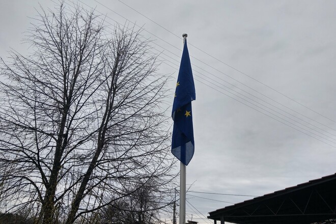 Посольство ЄС відновлює роботу в Києві. Що зробили насамперед?