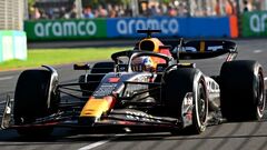 Ферстаппен выиграл хаотичную гонку в Австралии, Хэмилтон и Алонсо – в топ-3
