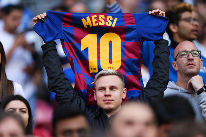 ВІДЕО. Чекають вдома. Фанати Барселони скандують ім'я Мессі у грі з Реалом