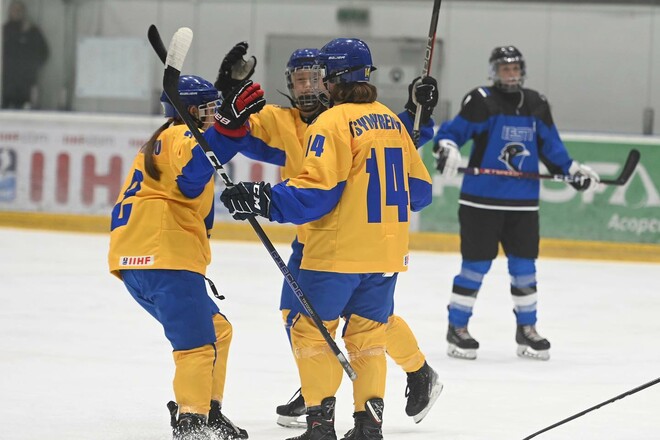 Жіночий ЧС з хокею. Україна оформила 10 шайб і виграла третій матч