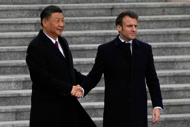 Переговоры летом. Макрон предложит Китаю план окончания войны в Украине
