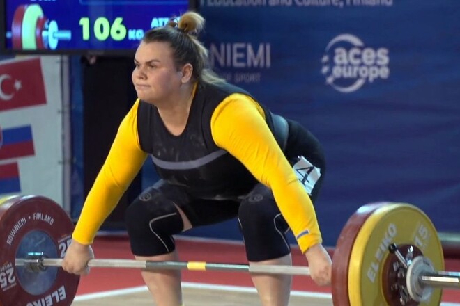 Валентина Кисиль завоевала две медали на ЧЕ по тяжелой атлетике