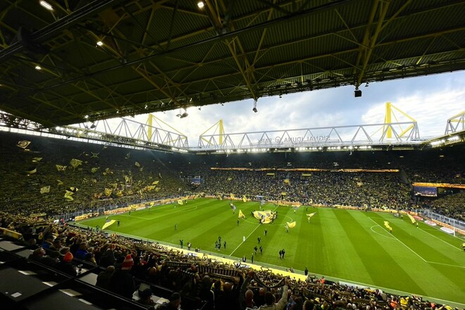 ФОТО. Фанати німецьких клубів закликали бойкотувати ЧС-2022 у Катарі