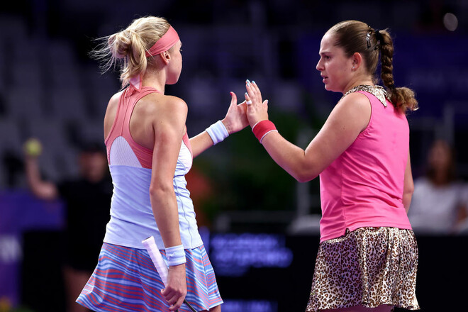 Кіченок та Остапенко вийшли до півфіналу Підсумкового турніру WTA