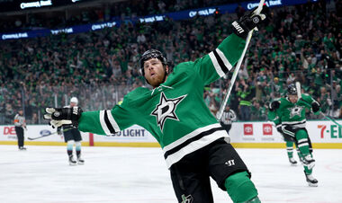 ВИДЕО. 38-летний форвард Далласа оформил рекордные 4 шайбы в матче